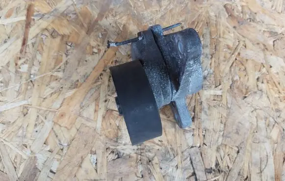 Seat Alhambra (Mk2) Generator/alternator belt tensioner 04L903315