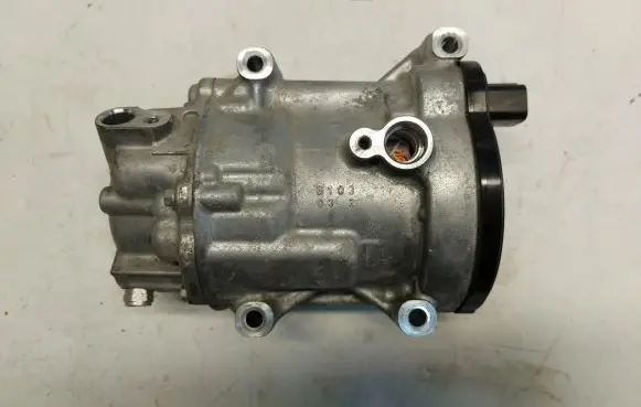Toyota Yaris XP210 Air conditioning (A/C) compressor (pump) 042400-0741