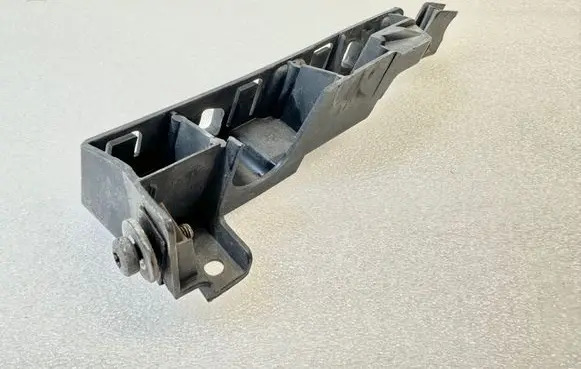 Audi A6 S6 C7 4G Front bumper mounting bracket 4G0807283