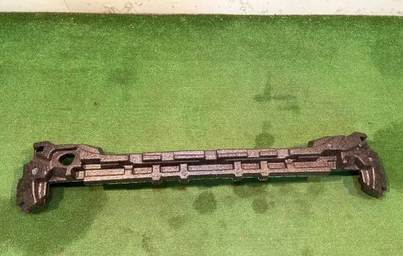 Front bumper foam support bar
