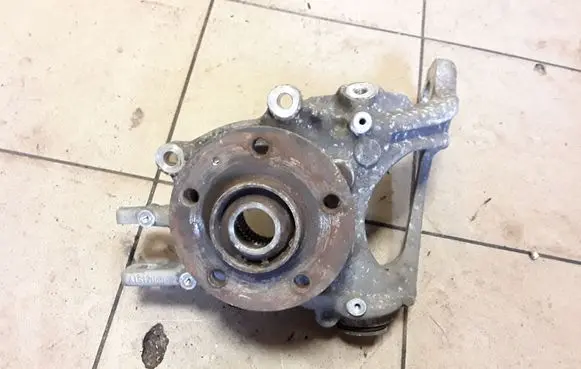 Audi A7 S7 4G Rear wheel hub 8R0505432F