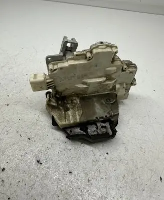 Audi A4 S4 B7 8E 8H Rear door lock 8E0839015AA