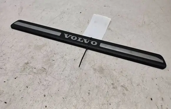 Volvo V70 Front sill trim cover 8659960