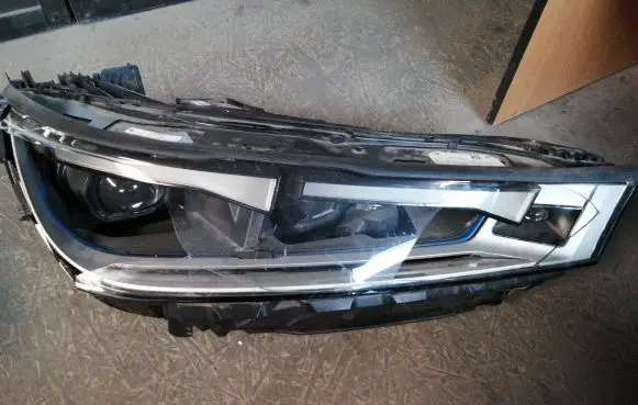 BMW iX Headlight/headlamp 5A3CEA2 8781856