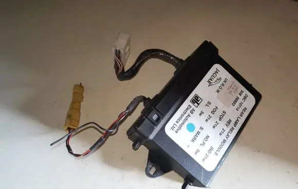 Jaguar XJ X40 Light module LCM DBC10714