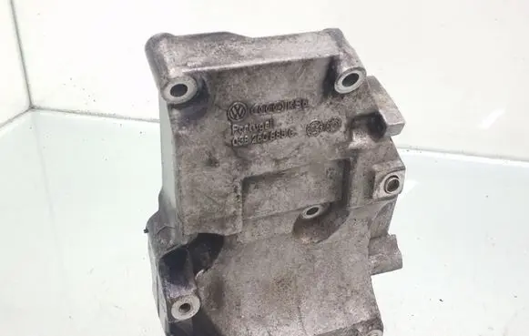 Volkswagen PASSAT B5.5 A/C compressor mount bracket 038260885C