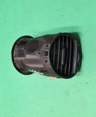 Volkswagen Caddy Dash center air vent grill 225710