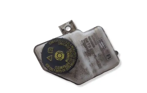 Nissan X-Trail T32 Brake fluid reservoir 0204824774