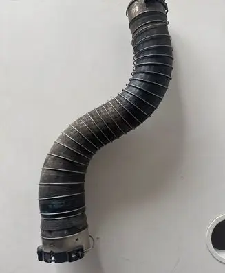 BMW 5 G30 G31 Intercooler hose/pipe 19602610