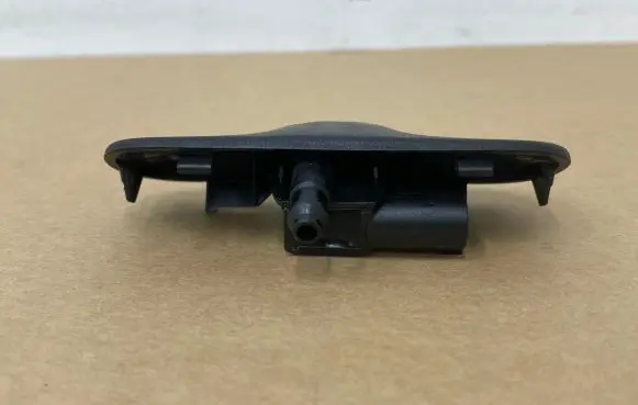 Windshield washer spray nozzle