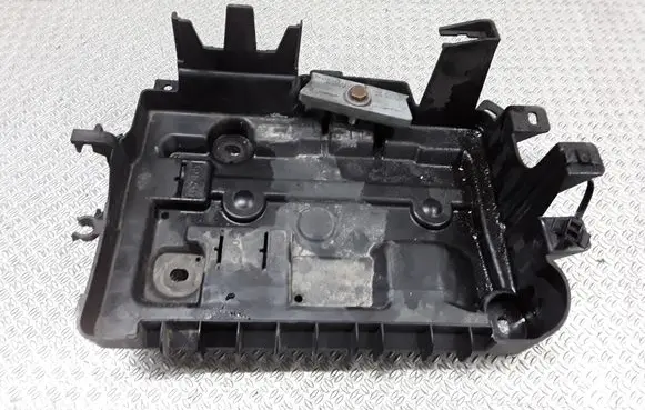 Opel Corsa D Battery tray 13235642