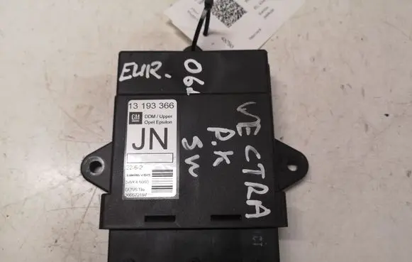 Opel Vectra C Door control unit/module 13193366 2262 5WK46003