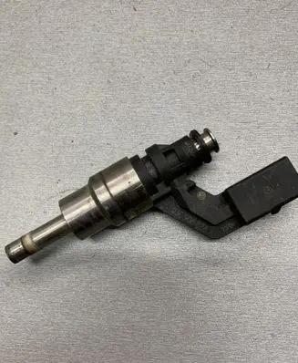 Skoda Octavia Mk2 (1Z) Fuel injector 03C906036A 0261500016