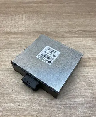 BMW 3 E90 E91 Voltage converter inverter 9127088 8ES00947920