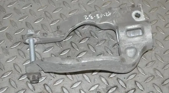 Land Rover Discovery 5 Front lower control arm/wishbone CPLA3462AC