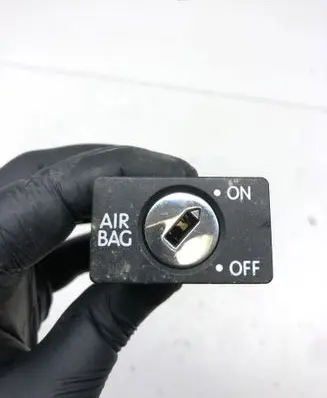 Volkswagen Golf Plus Passenger airbag on/off switch 1K0919237A