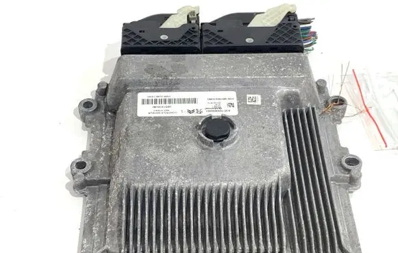 Peugeot 308 SW Engine control unit/module ECU 9851418180