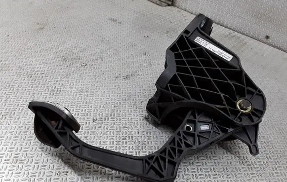 Clutch pedal