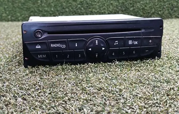 Opel Movano B Radio/CD/DVD/GPS head unit 281150049R