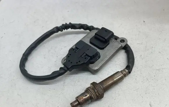 Mercedes-Benz E W212 Lambda probe sensor A0009053506 5WK96681F 0009053506