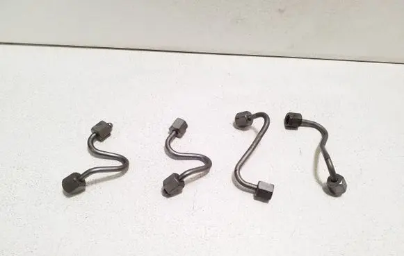 Fuel injector supply line/pipe
