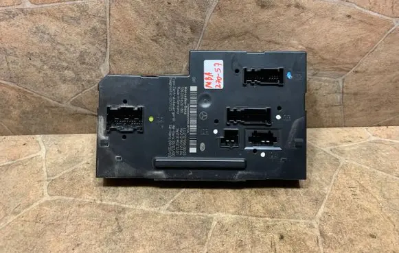 Mercedes-Benz E W212 Central body control module 2129060005
