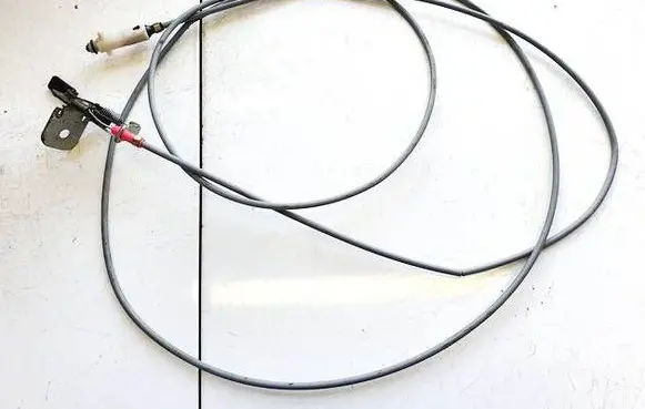 Toyota Avensis T220 Fuel tank opening switch 