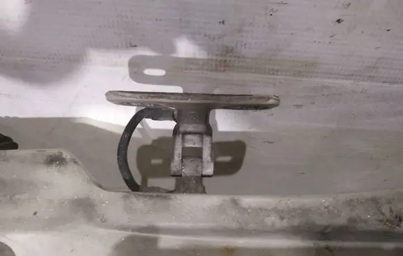 BMW X5 E53 Tailgate/trunk/boot hinge