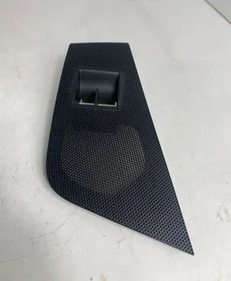 Volkswagen PASSAT B6 Front door window switch trim 3C1868157B