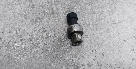 Renault Espace - Grand espace IV Air conditioning (A/C) pressure sensor 