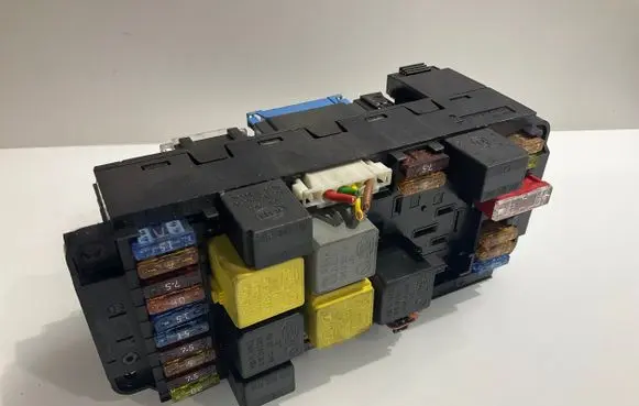 Mercedes-Benz C W203 Fuse module 2035454601 5DK00848555 A2035454601