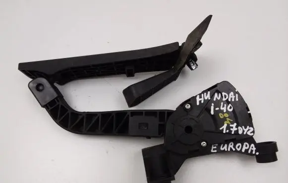 Hyundai i40 Accelerator throttle pedal 327263Z000