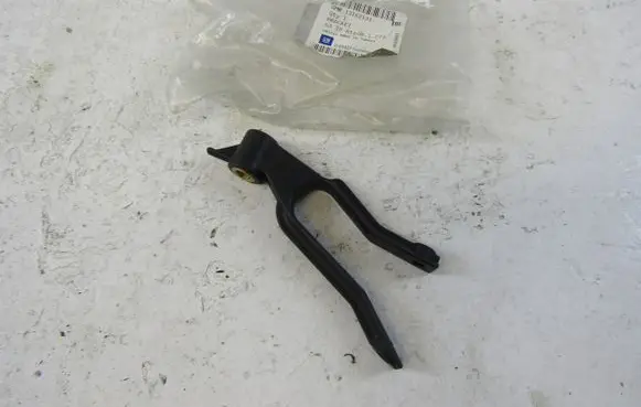 Opel Astra H Radiator mount bracket 13162131