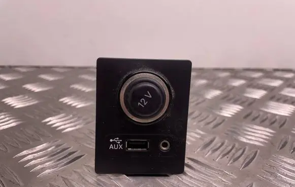 Skoda Superb B8 (3V) USB socket connector 5Q0035726E