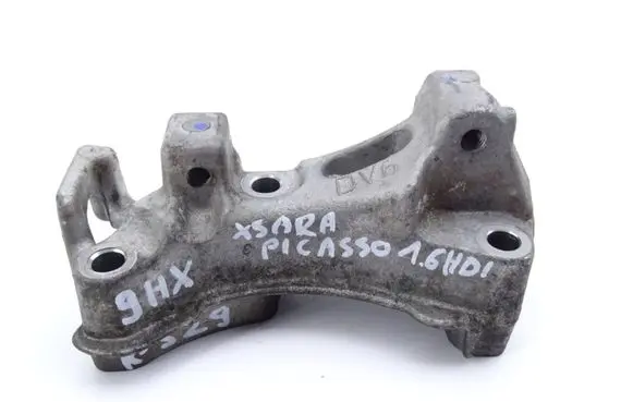 Citroen Xsara Picasso Engine mounting bracket 9645382880