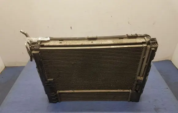 BMW 1 E82 E88 Coolant radiator