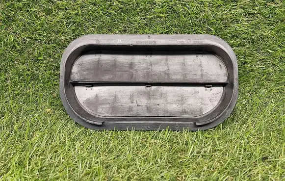 Audi A4 S4 B9 Quarter panel pressure vent 6R0819465B
