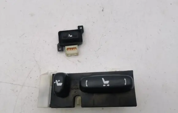 Lexus GS 300 350 430 450H Seat control switch 8407030030 9090R63
