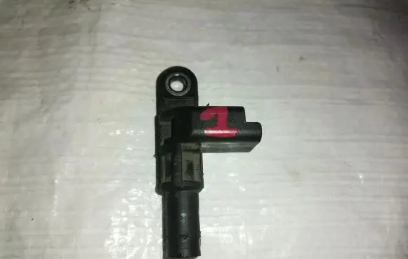 Citroen C4 III e-C4 Camshaft vanos timing valve 9677493380