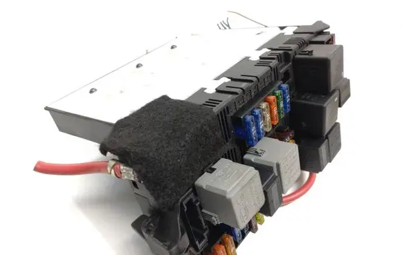 Mercedes-Benz E W211 Fuse box set 2115453101 A0025421319