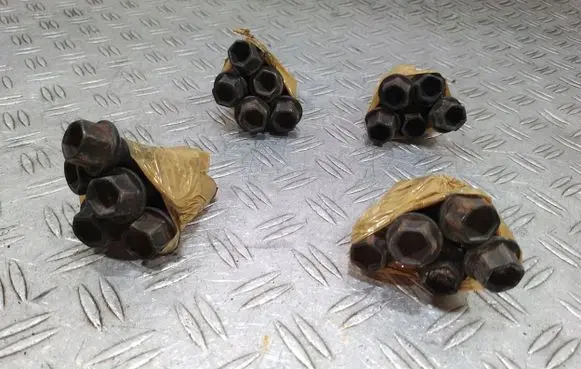 Mercedes-Benz S W222 Nuts/bolts 