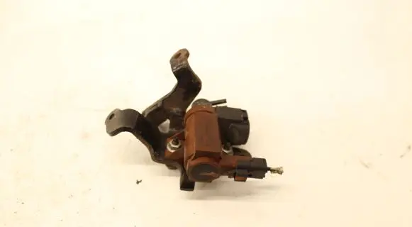 Ford Focus Turbo solenoid valve 6G909E882