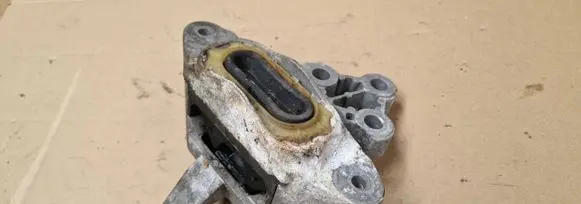 Opel Astra J Engine mount vacuum valve 