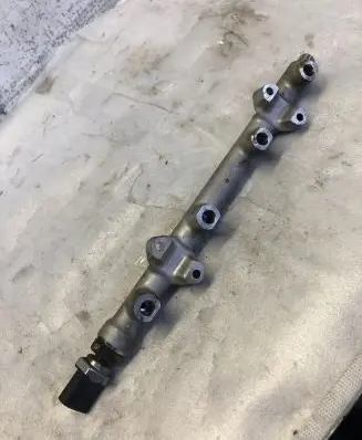 Audi Q3 F3 Fuel main line pipe 05e133320
