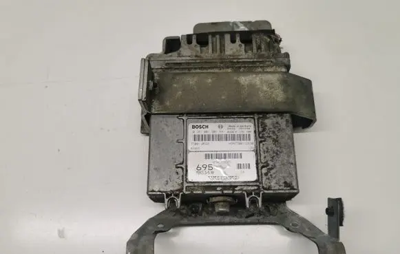 Volvo S40, V40 Engine control unit/module 0281001906