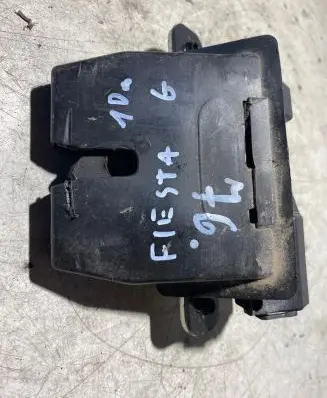 Loading door lock