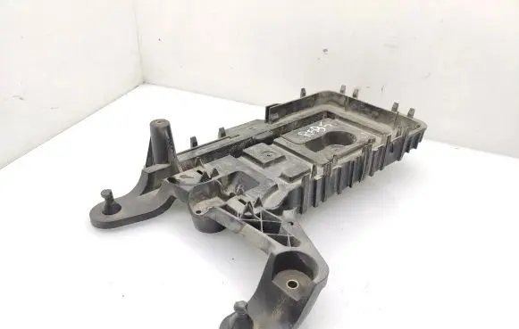Volkswagen Caddy Battery tray 1K0915333
