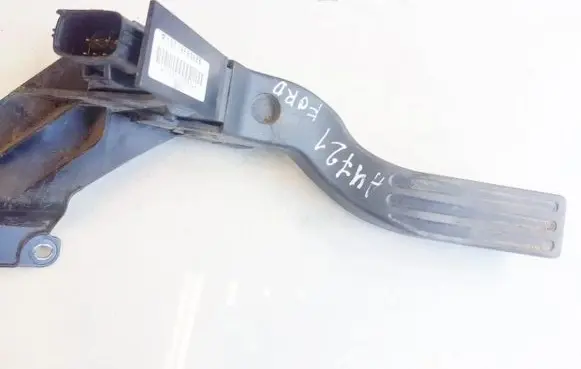 Ford Mondeo Mk III Accelerator throttle pedal 1s719f863bb