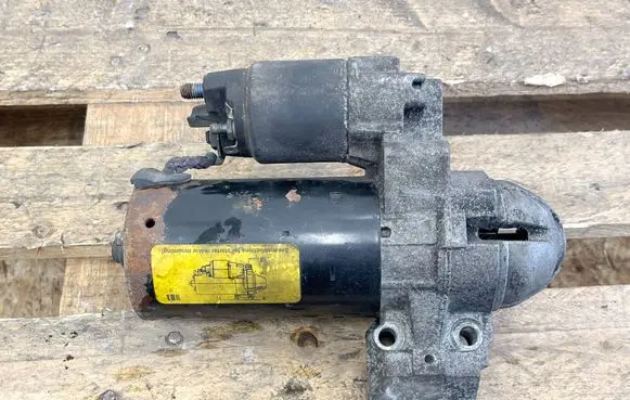 BMW 5 E60 E61 Starter motor 7796892 12417796892 0001115015
