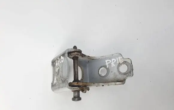 Citroen C3 Front door upper hinge A075091